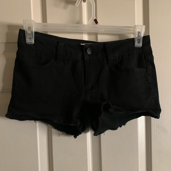 Black cutoff stretchy shorts - Picture 1 of 3